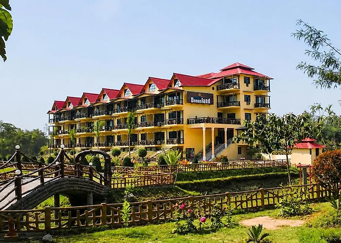 Hotel Dream Land With Swimming Pool Facility In Lataguri